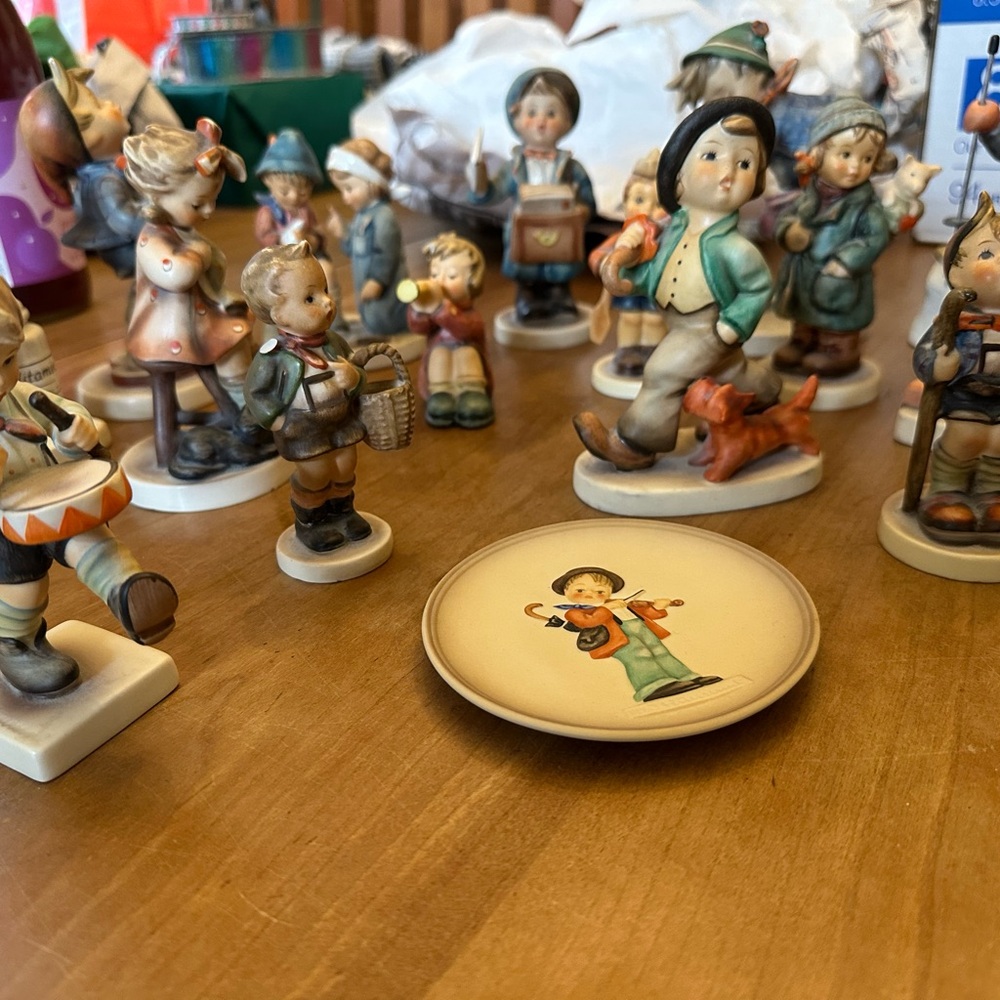 HUMMEL figurines